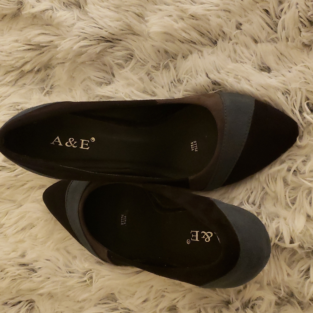 Pumps - Picture 5 of 5